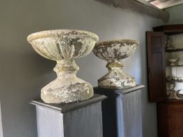 Antieke Franse betonnen vazen met mooi patina